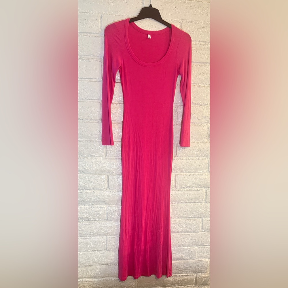 Reoria Hot Pink Ribbed Long Sleeve Bodycon Maxi Dress Size L